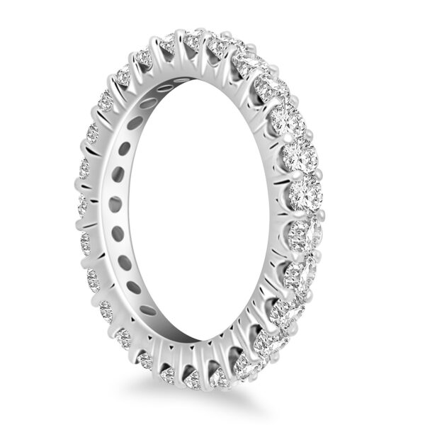 14k White Gold Common Prong Round Diamond Eternity Ring - Image 2