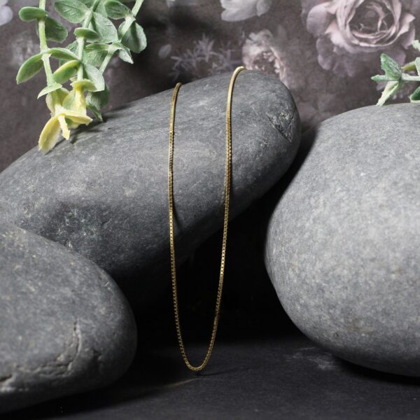 14k Yellow Gold Classic Box Chain 0.8mm - Image 4