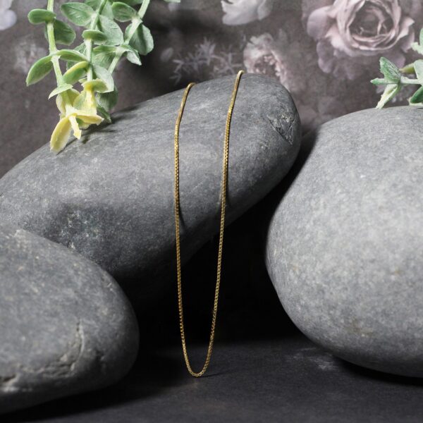 14k Yellow Gold Classic Box Chain 0.7mm - Image 4