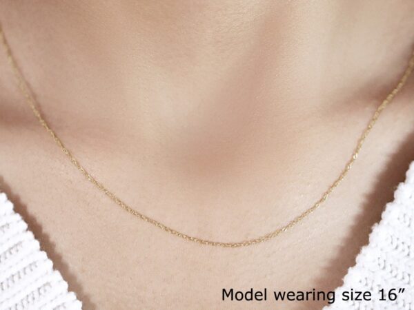 14k Yellow Gold Singapore Chain 0.6mm - Image 4