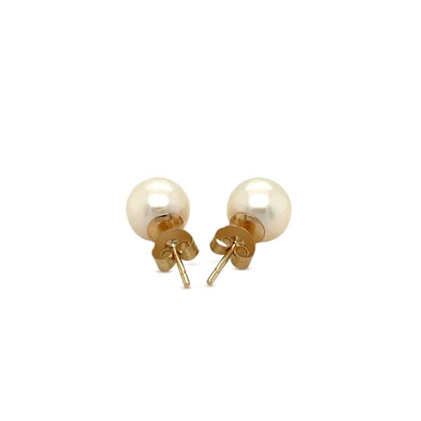 14k Yellow Gold Freshwater Cultured White Pearl Stud Earrings (7.0 mm) - Image 3